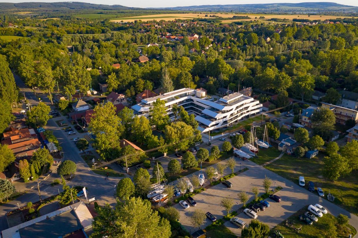 Marina Apartman Hotel Balatonszárszó المظهر الخارجي الصورة