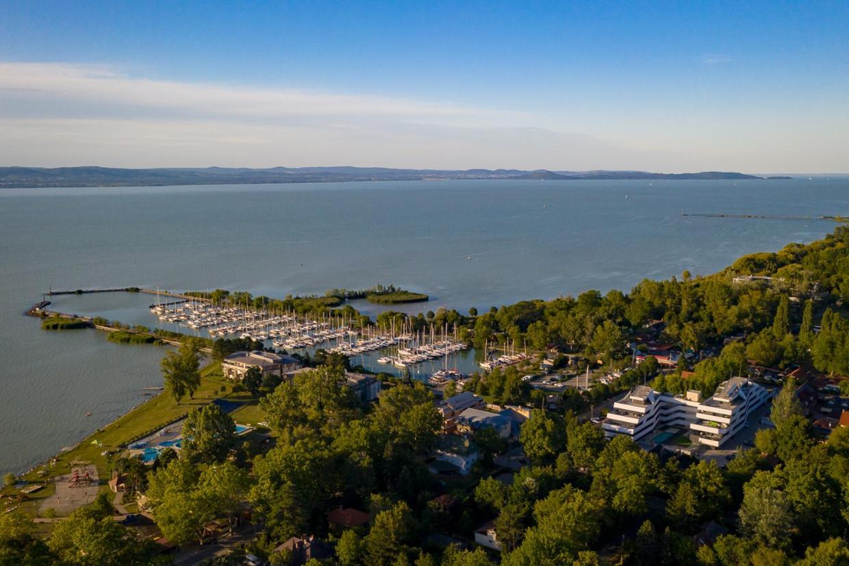 Marina Apartman Hotel Balatonszárszó المظهر الخارجي الصورة