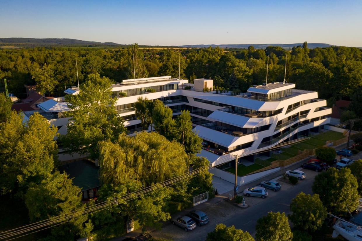 Marina Apartman Hotel Balatonszárszó المظهر الخارجي الصورة