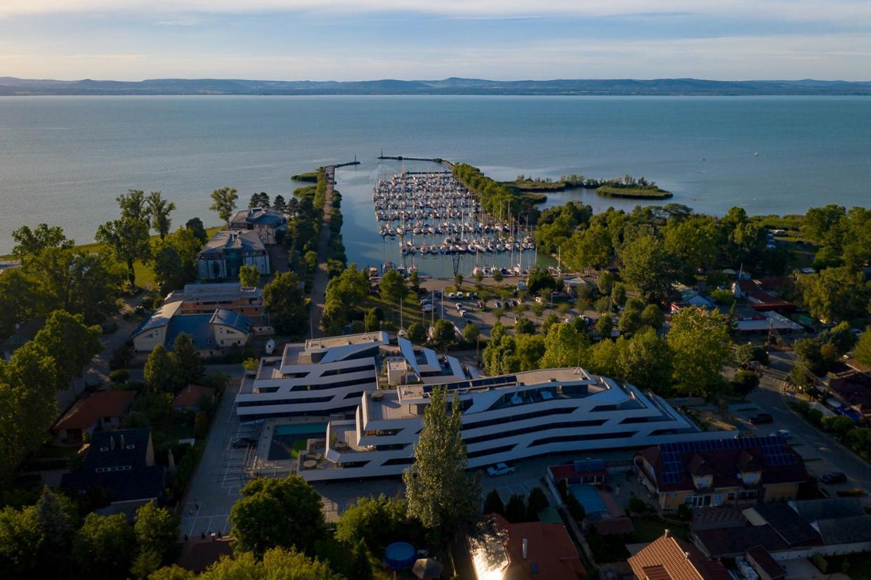 Marina Apartman Hotel Balatonszárszó المظهر الخارجي الصورة