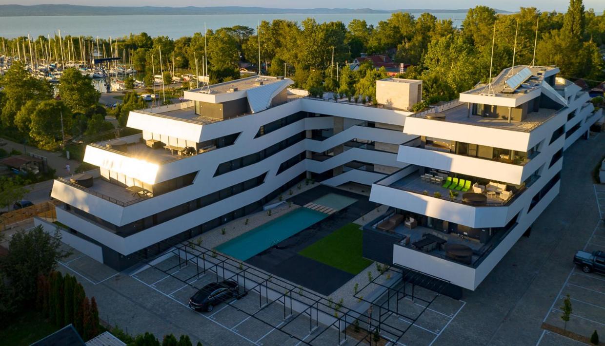 Marina Apartman Hotel Balatonszárszó المظهر الخارجي الصورة