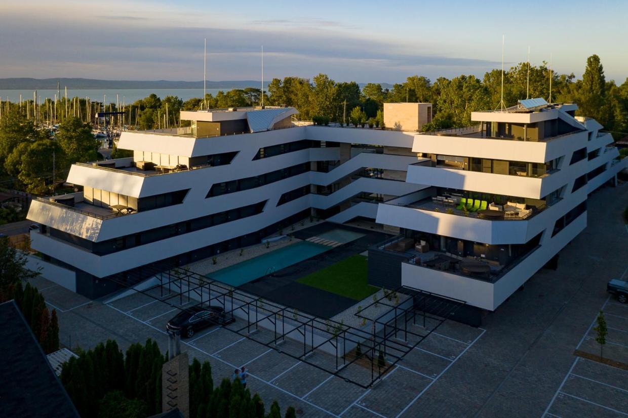 Marina Apartman Hotel Balatonszárszó المظهر الخارجي الصورة